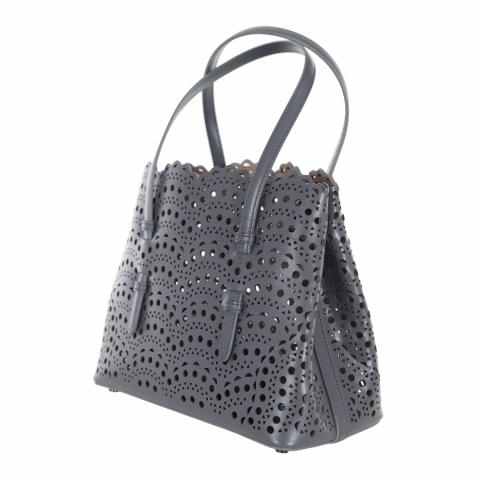 SALE【Alaia】ミナ 44 透かし彫りトートバッグ Alaia Mina 44 Large Leather Tote Bag - Runway Catalog